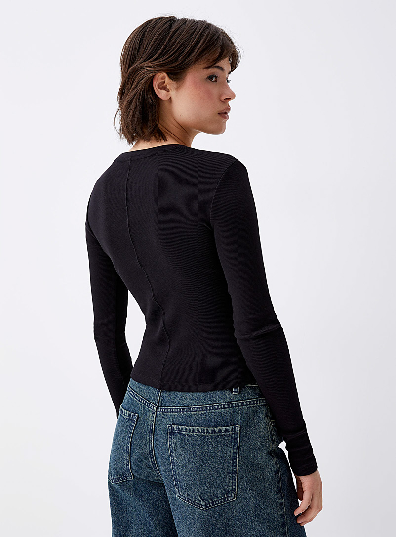Twik: Le t-shirt manches longues fines c&ocirc;tes <b>Coupe tr&egrave;s ajust&eacute;e</b> Brun pour femme
