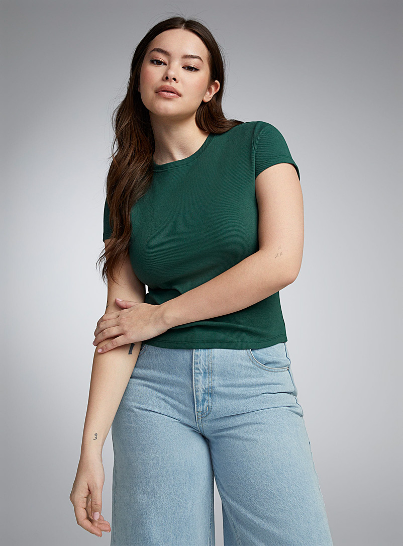 Twik: Le t-shirt minicôtes manches courtes <b>Coupe très ajustée</b> Vert foncé - Mousse pour femme