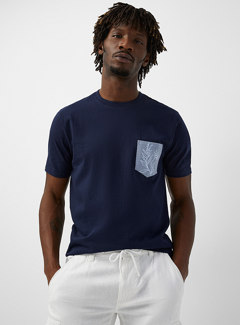 Le 31 Navy/Midnight Blue Botanical pocket T-shirt Standard fit <b>Circular manufacturing</b> for men