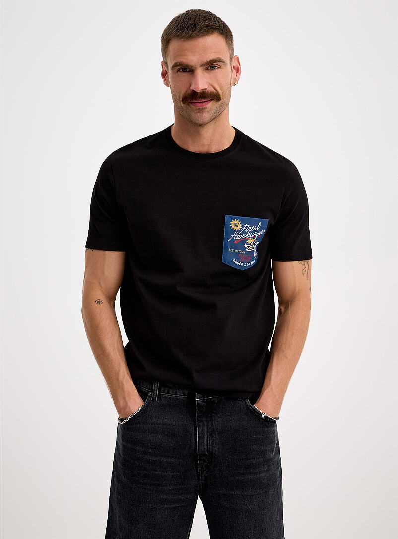 Le 31 Mossy Green Printed-pocket T-shirt <b>Standard fit</b> for men