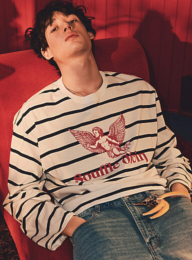 Le t-shirt graphique ray&eacute;