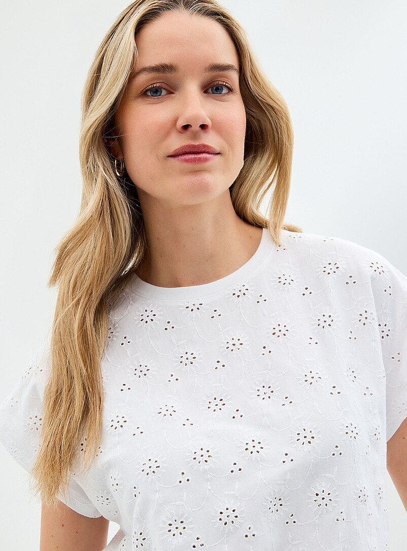 Contemporaine: Le t-shirt broderie anglaise mancherons coton bio Blanc pour femme
