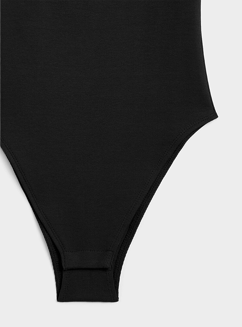 Miiyu White Ribbed thin-strap scoop-neck bodysuit for women