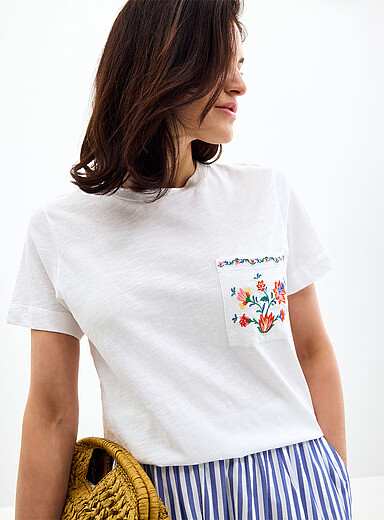 Le t-shirt flamm&eacute; poche brod&eacute;e pur coton bio