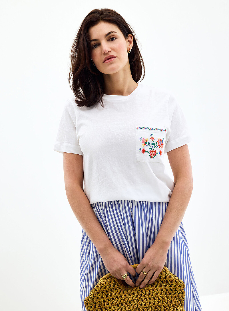 Contemporaine: Le t-shirt flamm&eacute; poche brod&eacute;e pur coton bio Blanc &agrave; motifs pour femme