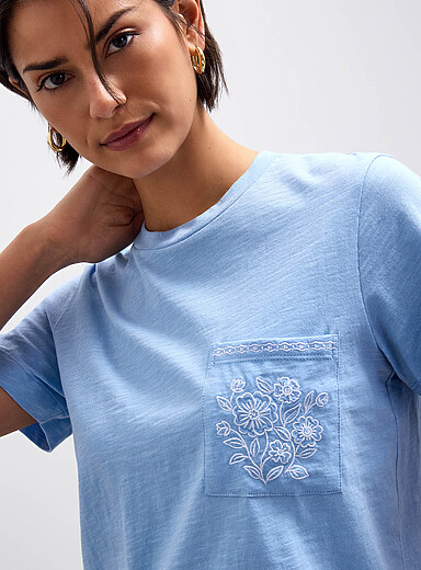Le t-shirt flamm&eacute; poche brod&eacute;e pur coton bio