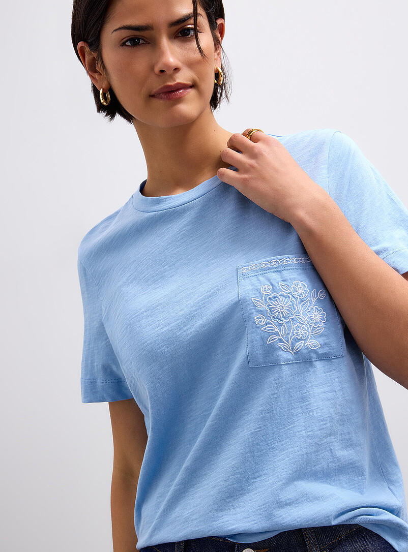 Contemporaine: Le t-shirt flamm&eacute; poche brod&eacute;e pur coton bio Blanc &agrave; motifs pour femme