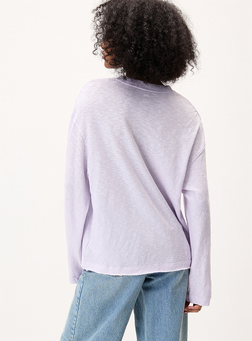 Twik: Le t-shirt manches longues flamm&eacute; bord ciseaux Blanc cass&eacute; pour femme