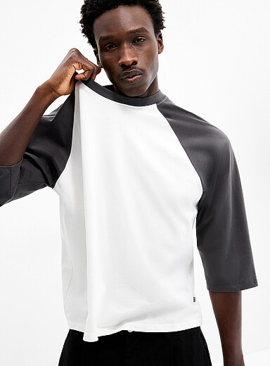 Two-tone &frac34; raglan sleeve T-shirt <b>Oversized fit</b>