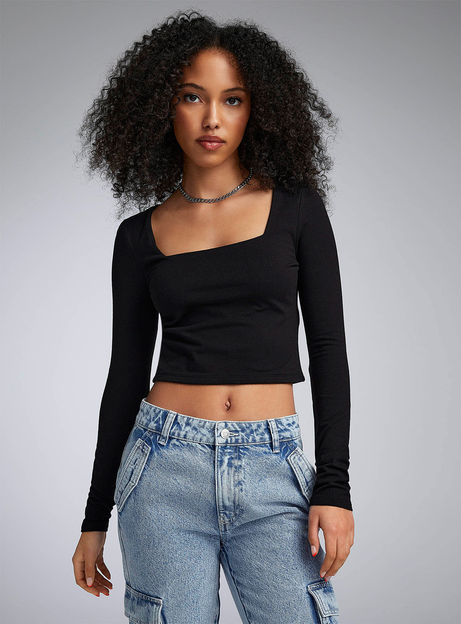 Twik Long-sleeve Square-neck Cropped T-shirt In Black