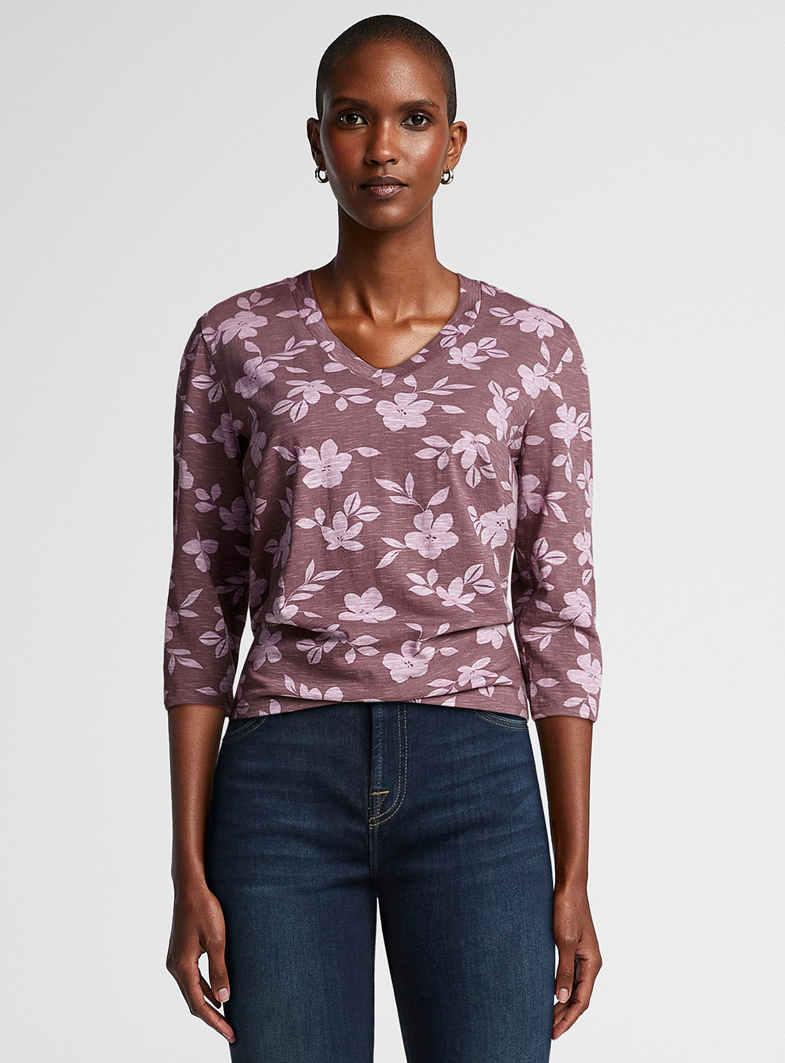 Contemporaine Fashion Pattern V-neck T-shirt In Lilacs