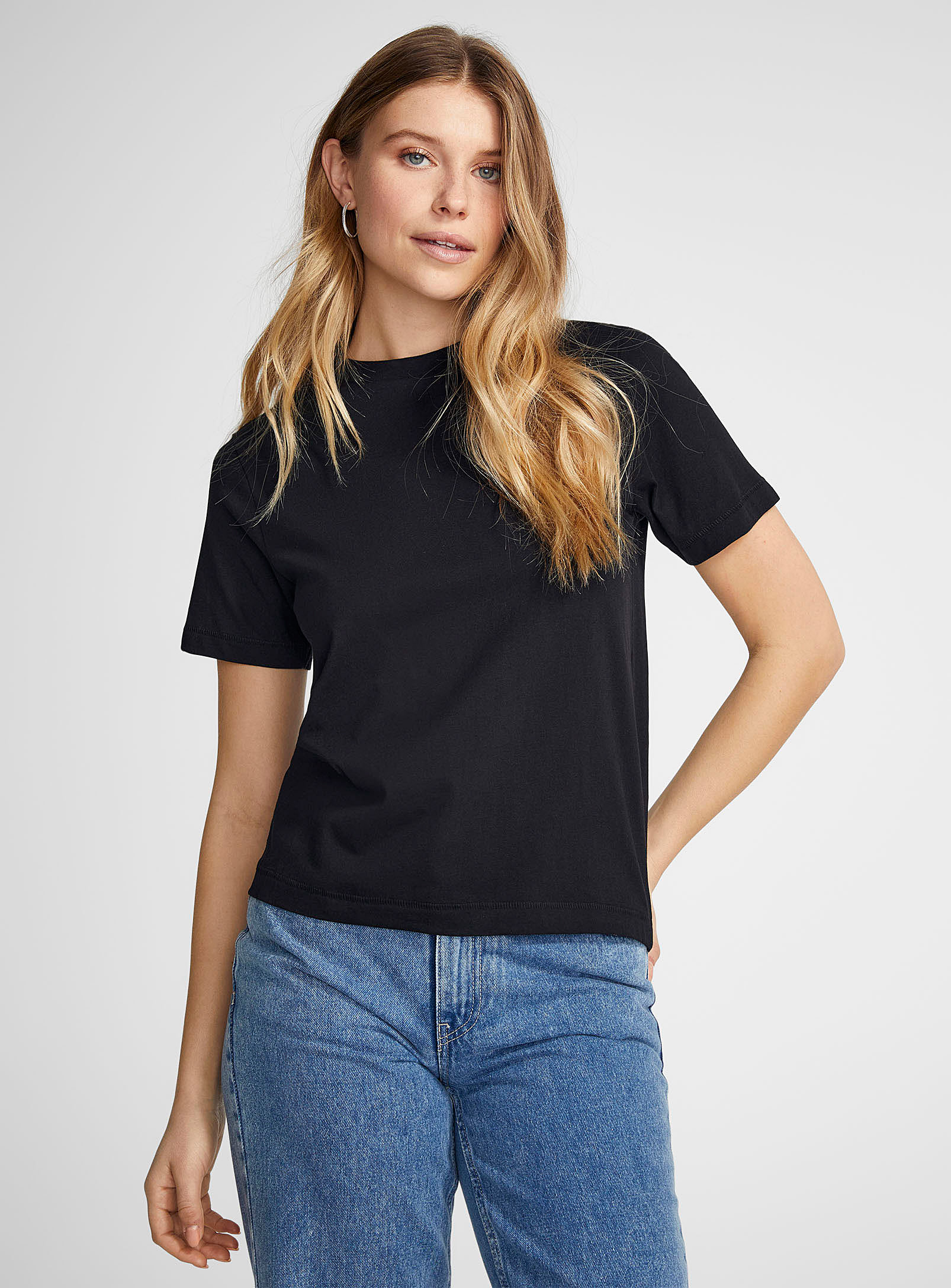 Icone 100% Organic Cotton Solid T-shirt In Black