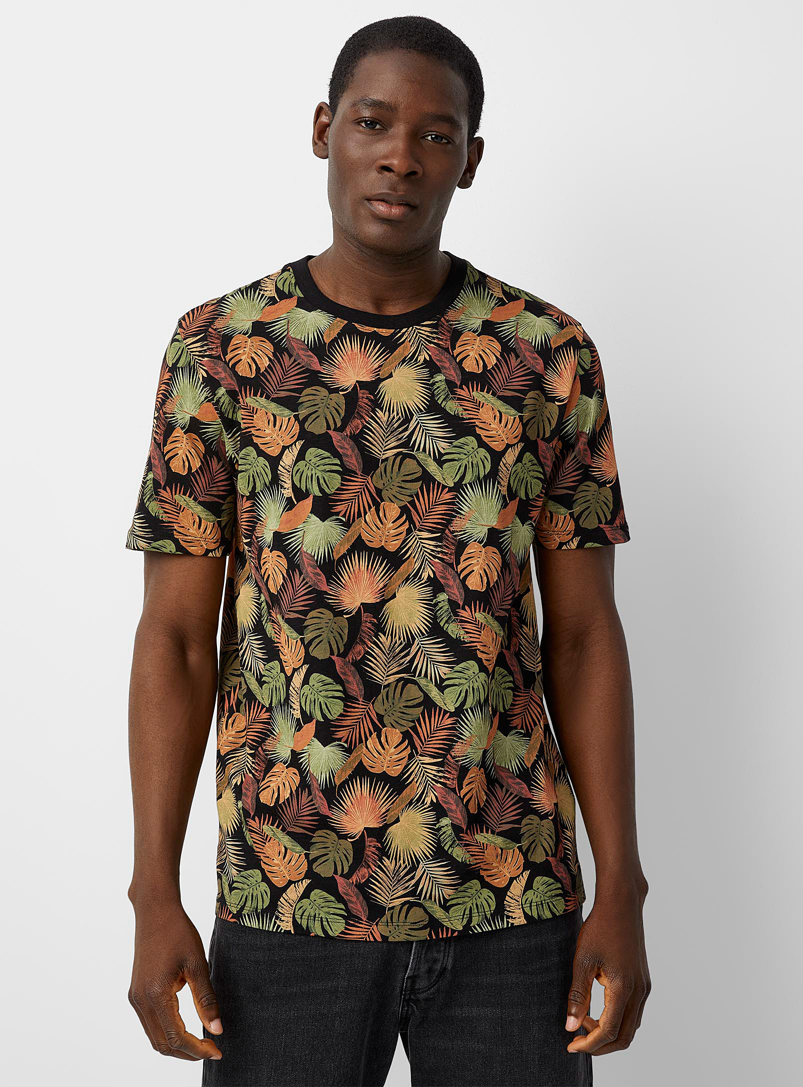 Le 31 Vacation-pattern T-shirt In Black