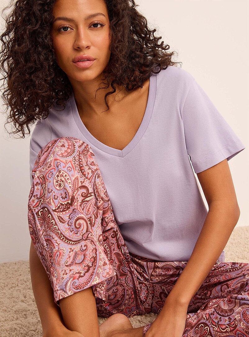 Soothing Colour V-Neck T-Shirt