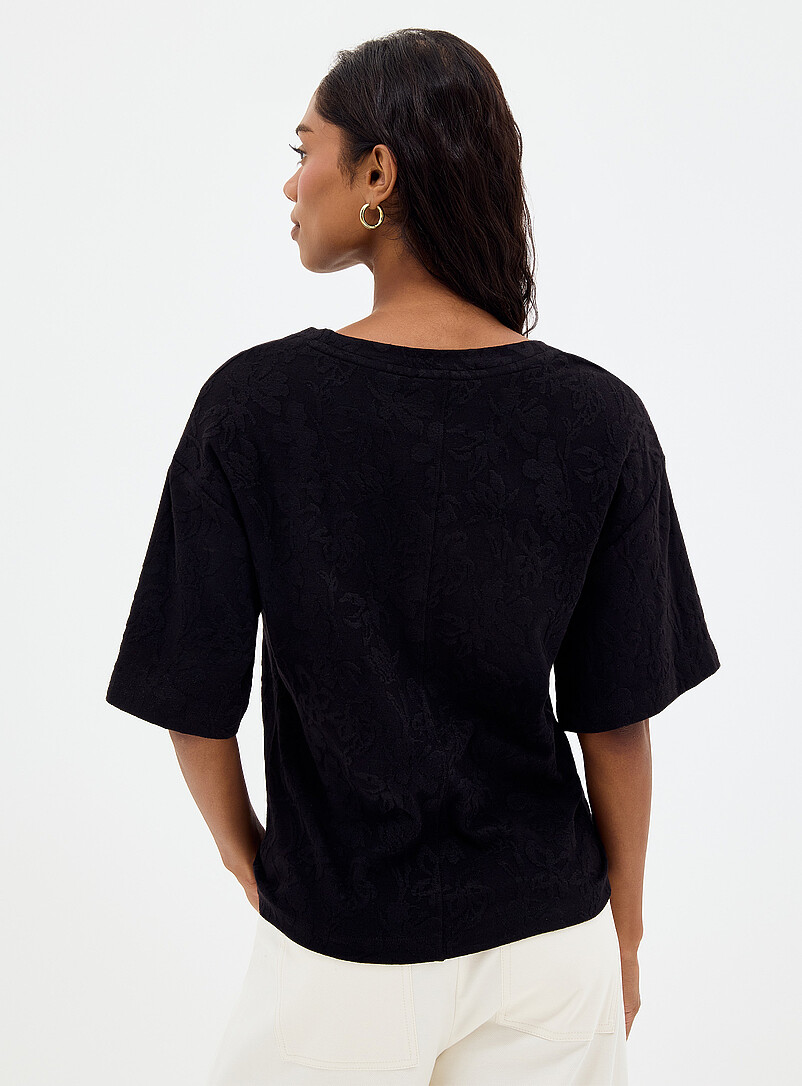 Embossed flowers T-shirt product image 3