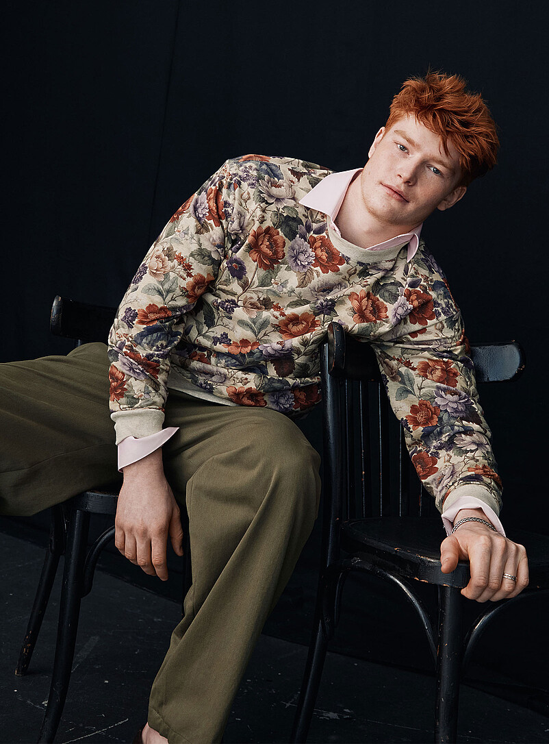 Floral tapestry sweatshirt Comfort fit Circular manufacturing product image (primary)