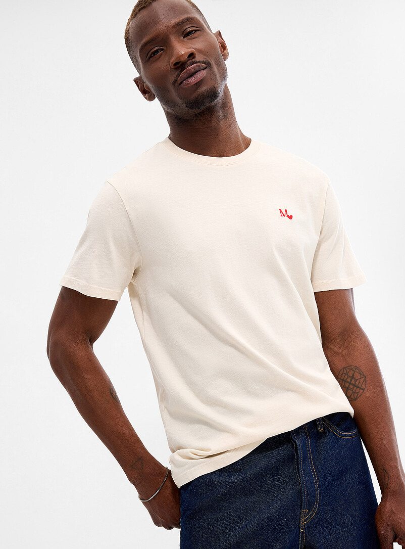 Friendly dog T-shirt Standard fit In support of the Mira Foundation product image 2
