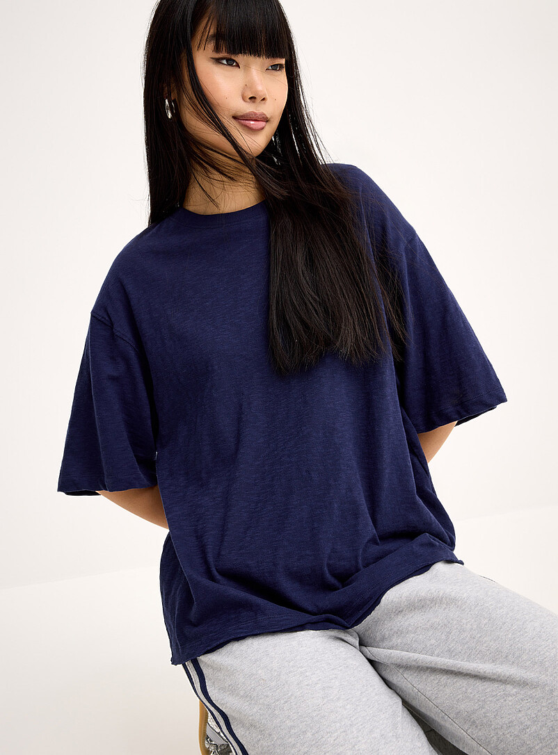 Scissor-cut hem slub T-shirt product image (primary)