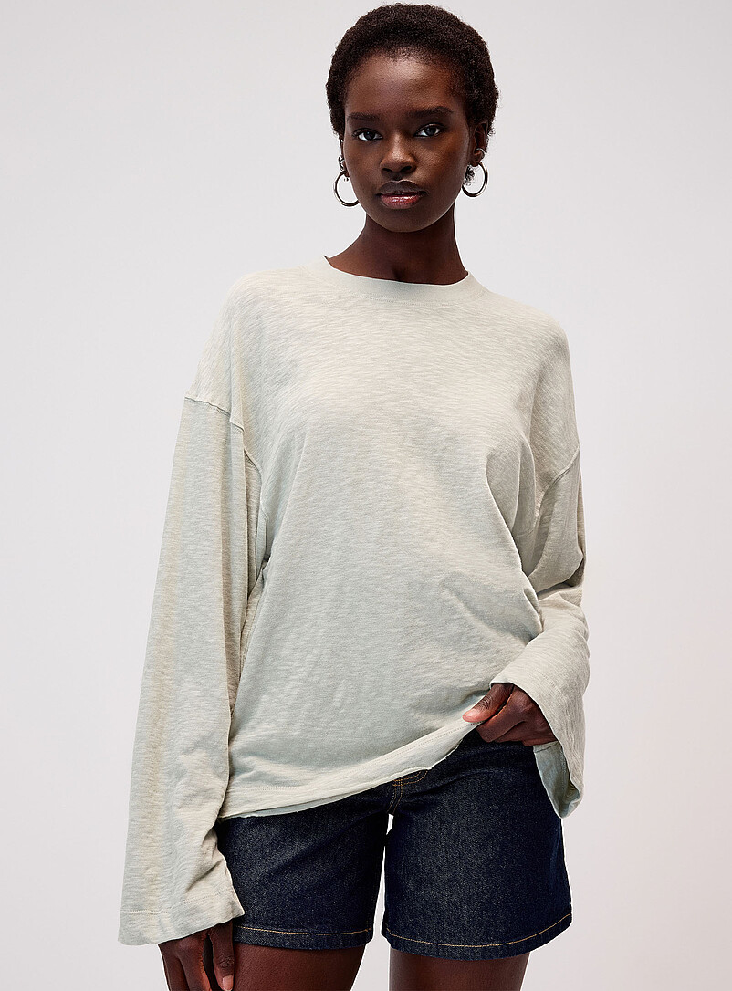 Scissor-cut hem long-sleeve slub T-shirt product image (primary)
