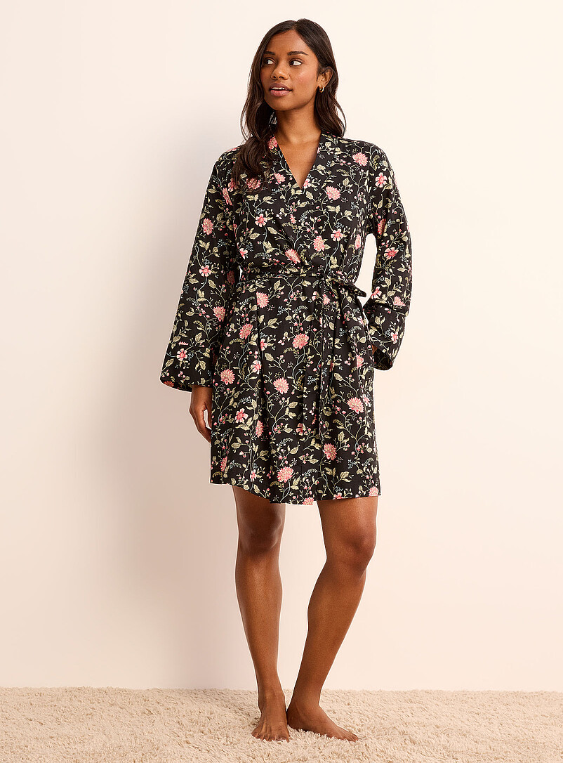 Pink flowers lightweight robe product image (primary)