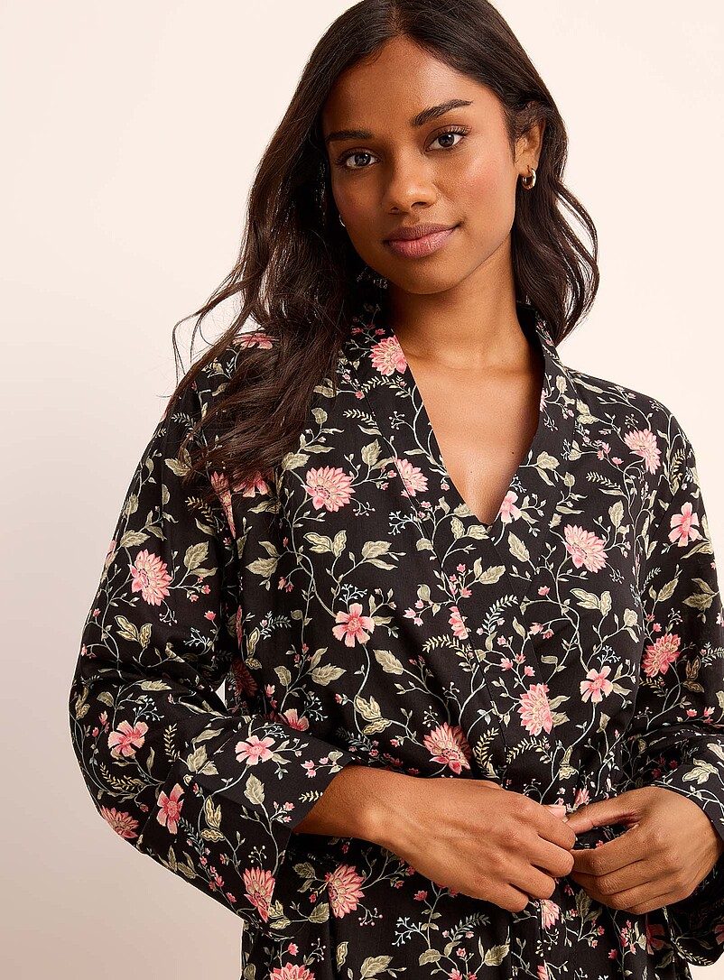 Pink flowers lightweight robe product image 2