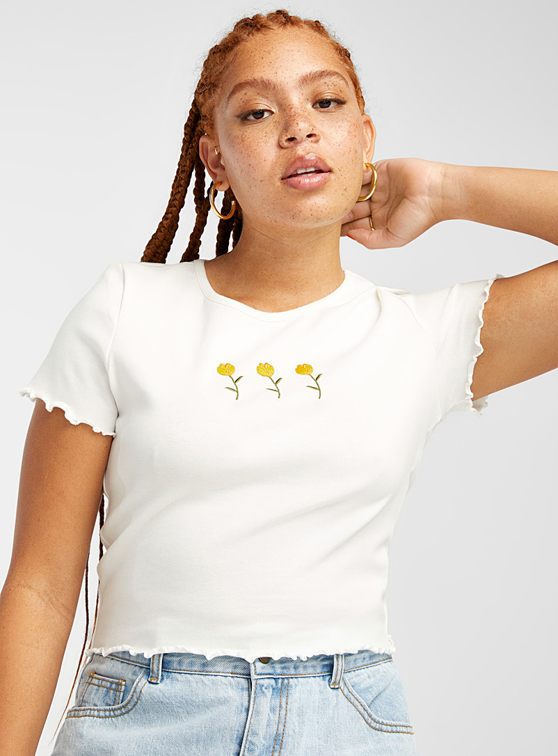 Twik: Le t-shirt frisons broderie Blanc pour femme