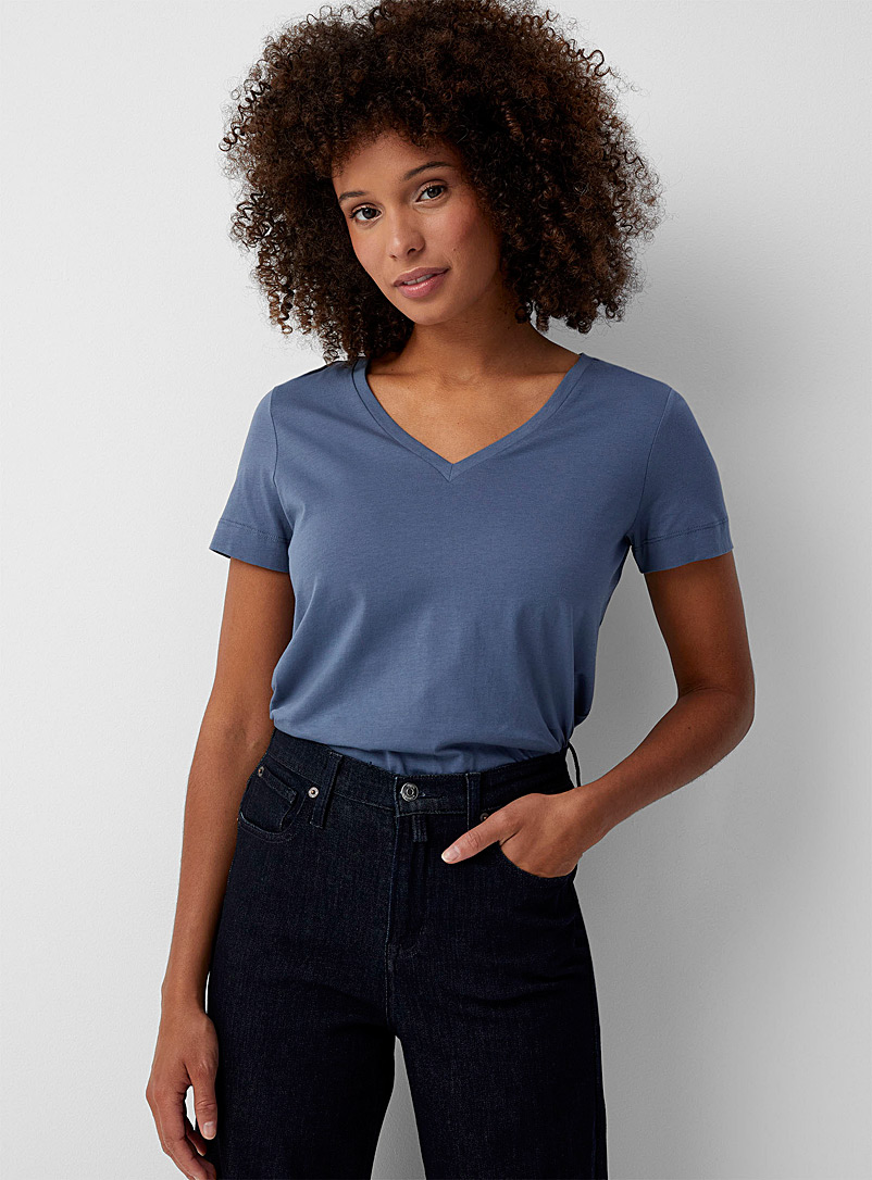 Contemporaine: Le t-shirt col V coton bio Bleu à motifs pour femme