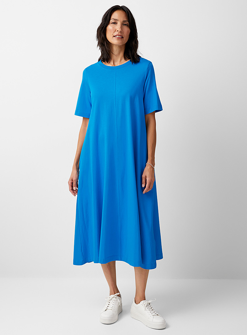 Contemporaine: La longue robe t-shirt trapèze Bleu pour femme