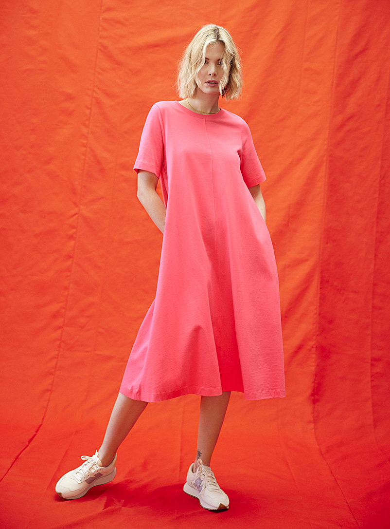 Contemporaine: La longue robe t-shirt trapèze Rose pour femme