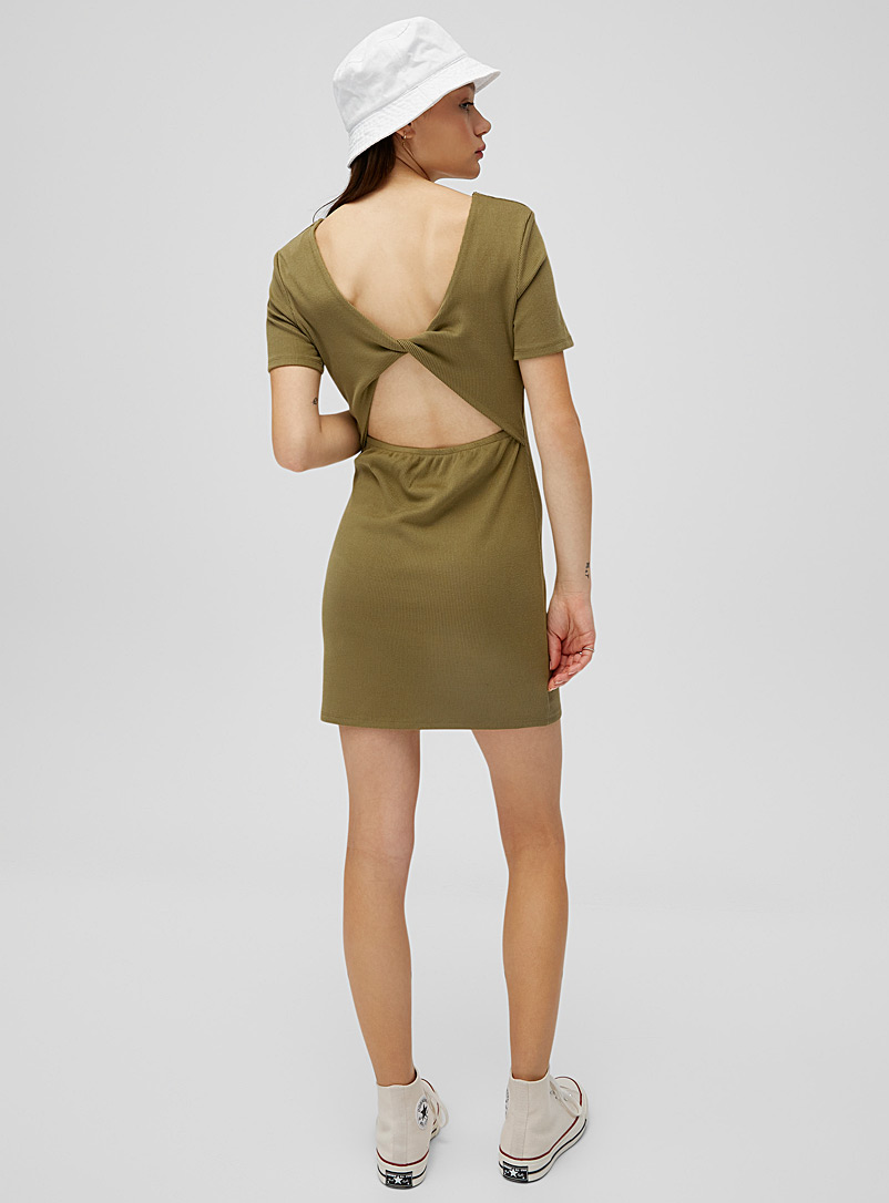 Twik: La robe ajustée dos torsadé ouvert Vert bouteille pour femme