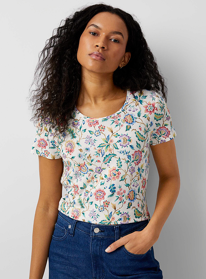 Contemporaine Patterned White Floral fragrance T-shirt Made with Liberty Fabric for women
