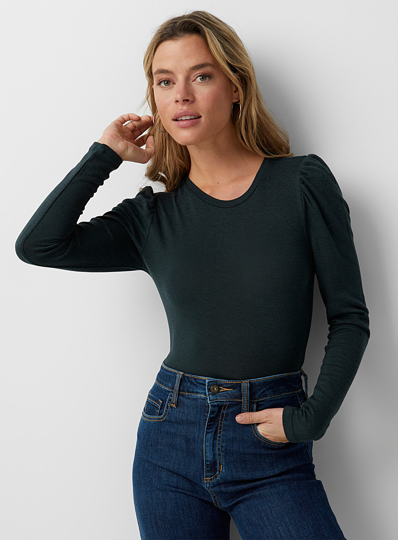 Icône: Le t-shirt tricot épaules froncées Vert foncé-mousse-olive pour femme