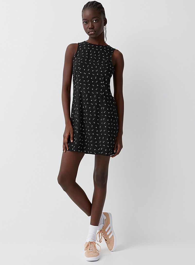 Twik: La robe imprimée sans manches Blanc et noir pour femme