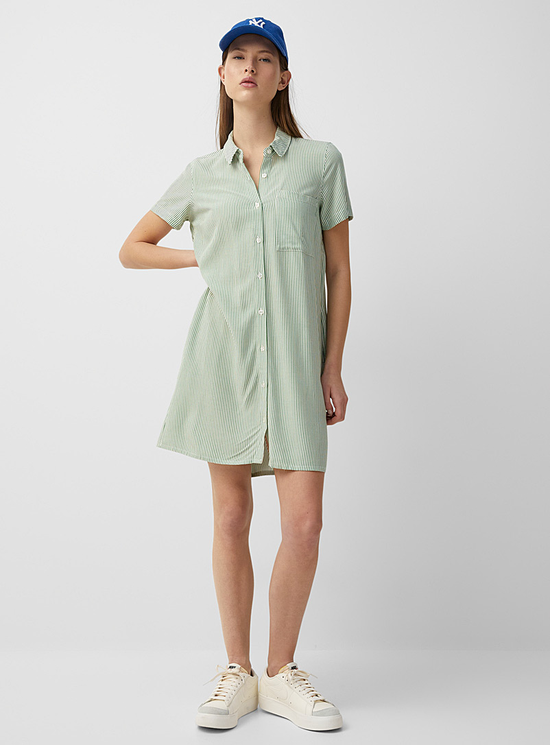 Twik: La robe chemise imprimée Vert à motifs pour femme