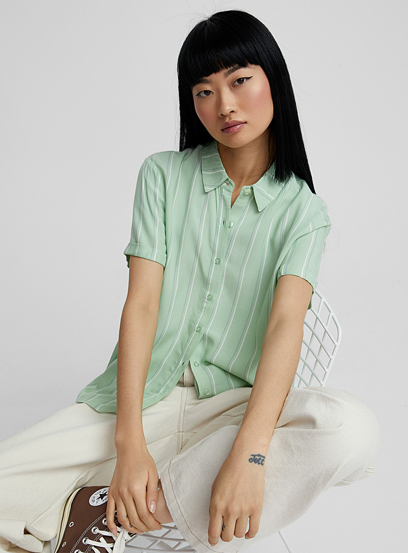 Twik: La chemise fluide rayures verticales Vert à motifs pour femme