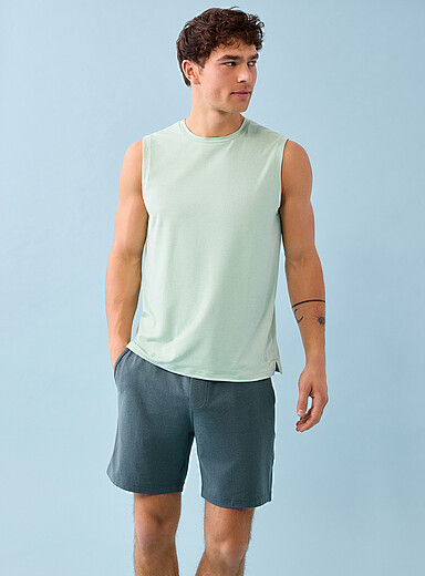 Le t-shirt sans manches ultradoux