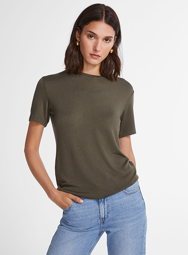 Icône: Le t-shirt tricot souple manches courtes Vert foncé - Mousse pour femme