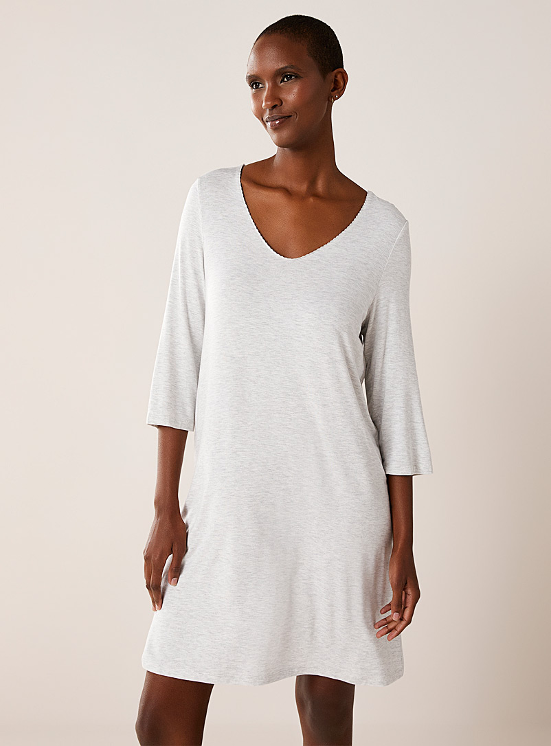 Miiyu: Le t-shirt de nuit douce viscose Gris pâle pour femme