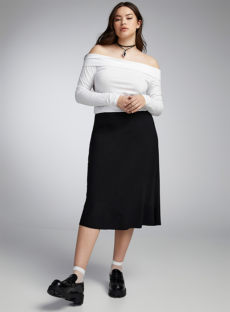 Twik Black Flowy straight-fit skirt for women