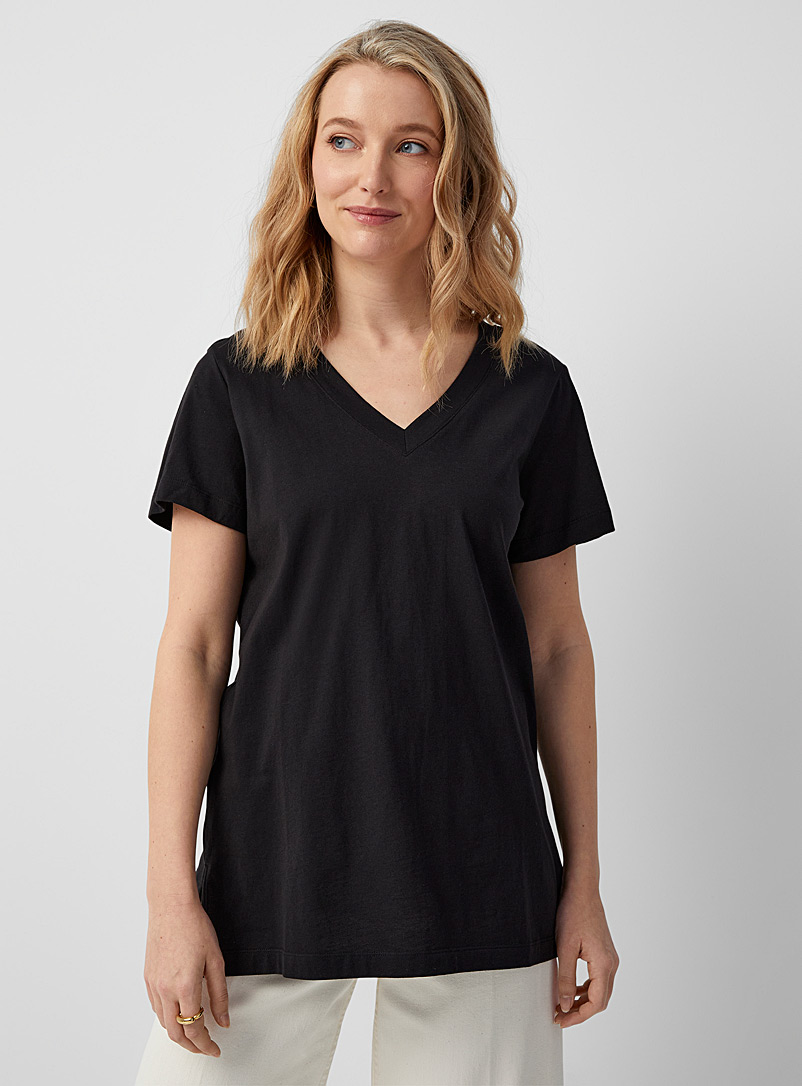 Contemporaine Black V-neck tunic T-shirt for women