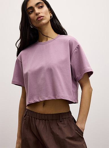 Cropped and loose T-shirt