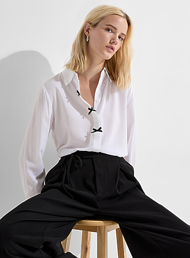 La chemise petites boucles en contraste