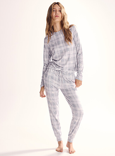 Ultra-soft festive pattern pyjama joggers <b>Christmas Collection</b>