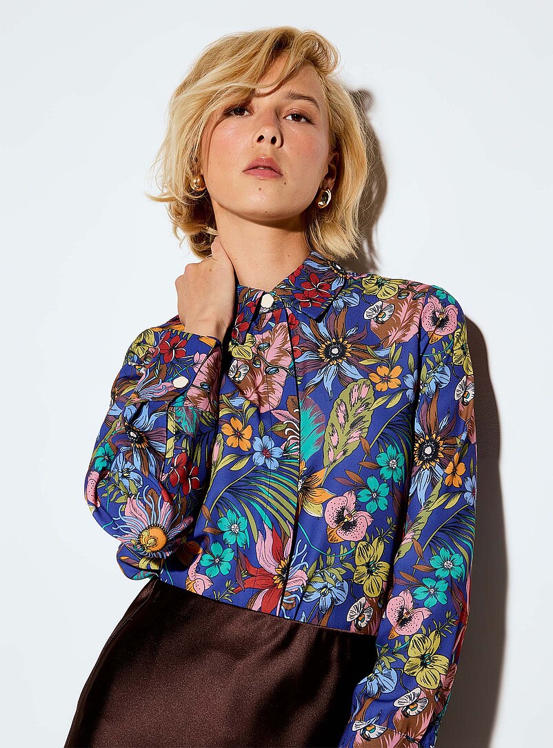 Ic&ocirc;ne: La blouse fluide imprim&eacute;e boutons bijoux Rose &agrave; motif pour femme