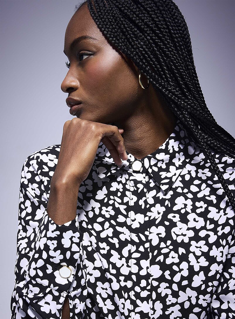 Ic&ocirc;ne: La blouse fluide imprim&eacute;e boutons bijoux Noir &agrave; motifs pour femme