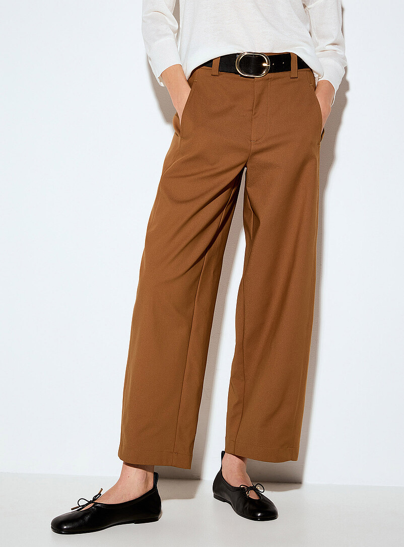 Ic&ocirc;ne Black Belted stretch barrel pant for women