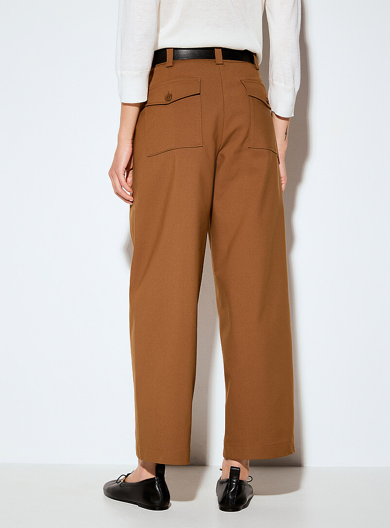 Ic&ocirc;ne: Le pantalon ballon extensible ceintur&eacute; Noir pour femme