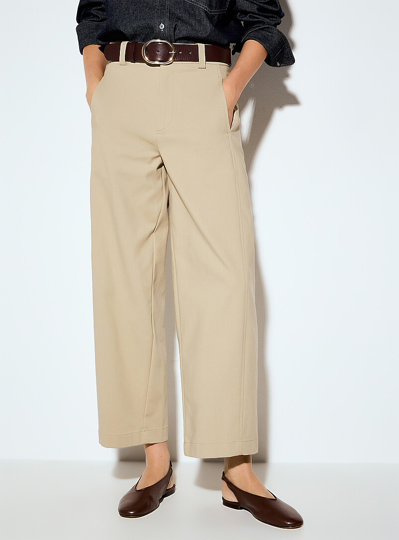 Ic&ocirc;ne: Le pantalon ballon extensible ceintur&eacute; Noir pour femme