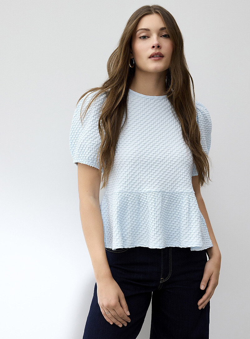 Ic&ocirc;ne: Le t-shirt taille basque texture gaufr&eacute;e Blanc cass&eacute; pour femme