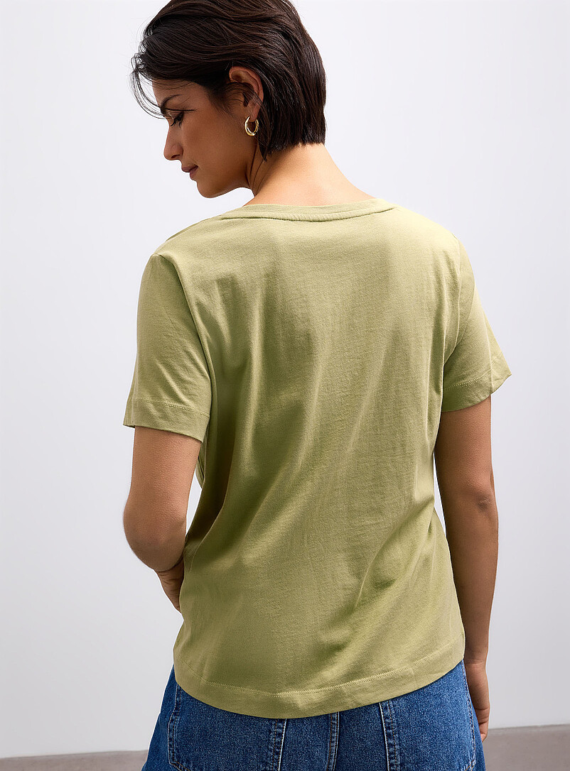 Contemporaine Mossy Green 100% organic cotton V-neck T-shirt for women
